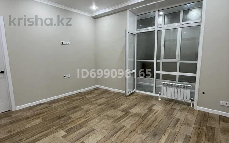 2-комнатная квартира · 60 м² · 2/5 этаж · помесячно, мкр Новый Город, Кенжина 1/1 за 220 000 〒 в Караганде, Казыбек би р-н — фото 2