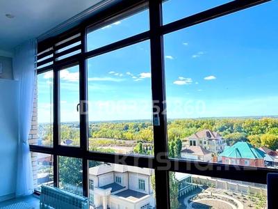 3-бөлмелі пәтер · 105 м² · 8/8 қабат, Сатыбалды Дауымова 69/5, бағасы: 75 млн ₸ в Уральске
