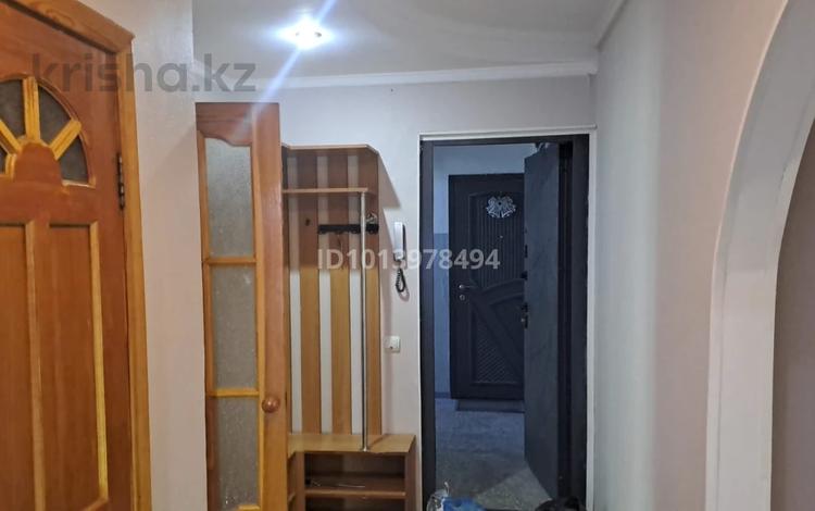3-комнатная квартира · 68 м² · 4/5 этаж, мкр Мамыр-1 15 за 250 000 ₸ в Алматы, Ауэзовский р-н — фото 9