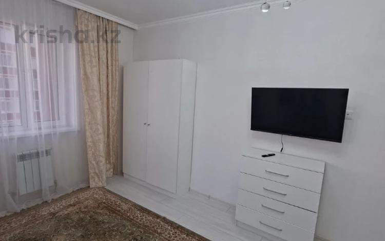 1-комнатная квартира · 38 м² · 14/23 этаж, Акмешит за 27.5 млн ₸ в Астане, Есильский р-н — фото 2