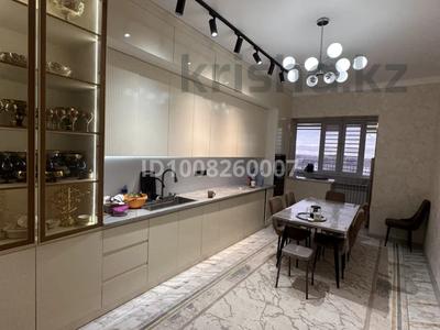 4-бөлмелі пәтер · 152 м² · 6/7 қабат, Мкр Самал — Қаланың ортасы мектеп балабақша барлығы жанында орналасқан, бағасы: 50 млн ₸ в Жанаозен