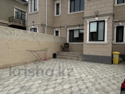 Часть дома · 4 комнаты · 210 м² · 4 сот., мкр "Шыгыс 2" 214 за 81 млн ₸ в Актау, мкр "Шыгыс 2"