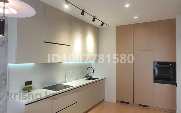 3-комнатная квартира · 125 м², мкр Жеруйык, Маденова 1В за 80 млн ₸ в Атырау — фото 2