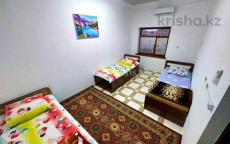 2-комнатная квартира, 100 м², 1/1 этаж посуточно, Сейтметов за 12 000 〒 в Туркестане — фото 2