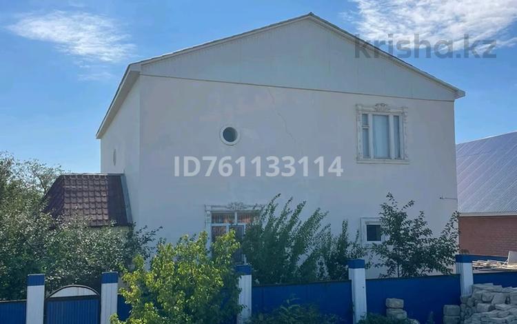 Отдельный дом · 6 комнат · 200 м² · 9 сот., мкр Атырау, Өлке — Канал Ерик Мостовой за 70 млн 〒 — фото 2