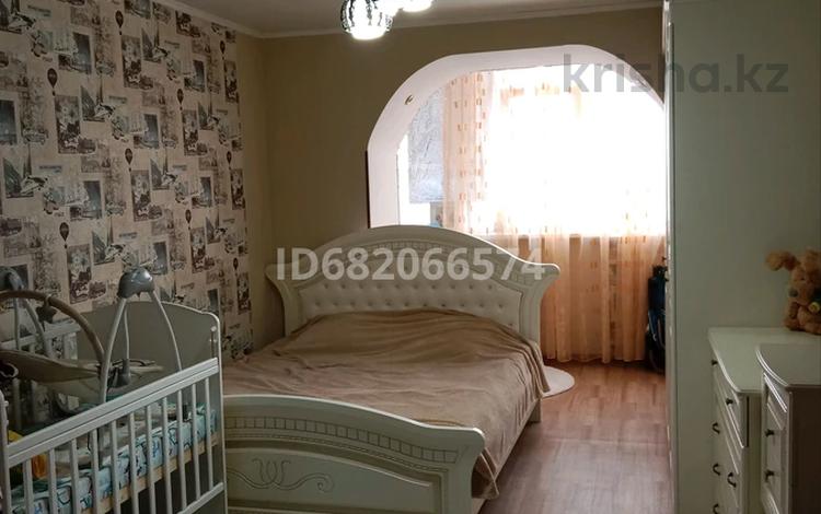 3-комнатная квартира · 92 м² · 10/10 этаж, мкр Жилгородок, Мира — Над супермаркетом Дина за 21 млн ₸ в Актобе — фото 2