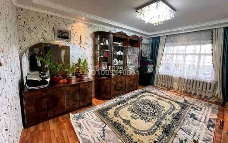 4-бөлмелі пәтер · 80 м² · 1/5 қабат, Микрорайон 3 69, бағасы: 5 млн ₸ в Каратау — фото 23