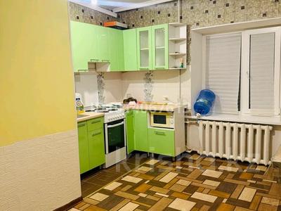 3-бөлмелі пәтер · 80 м² · 2/5 қабат, Гагарина 39, бағасы: 280 000 ₸ в Жезказгане