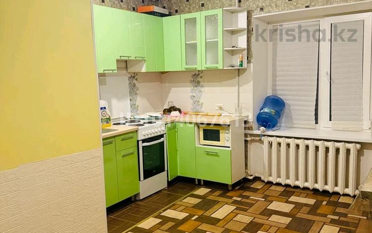 3-бөлмелі пәтер · 80 м² · 2/5 қабат, Гагарина 39, бағасы: 280 000 ₸ в Жезказгане — фото 2