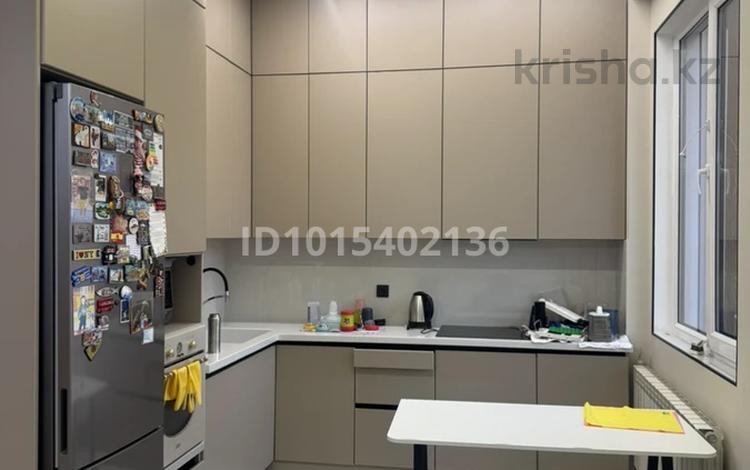 4-комнатная квартира · 200 м² · 6/6 этаж, мкр Самал-3 37 за 1.5 млн ₸ в Алматы, Медеуский р-н — фото 2