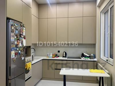 4-бөлмелі пәтер · 200 м² · 6/6 қабат, Самал-3 ш/а. 37, бағасы: 1.5 млн ₸ в Алматы, Медеуский р-н