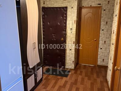 4-бөлмелі пәтер · 61 м² · 3/5 қабат, Майкудук, 15й микрорайон 8, бағасы: 13 млн ₸ в Караганде, Алихана Бокейханова р-н