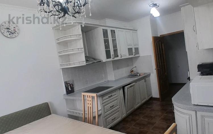 3-комнатная квартира · 92 м² · 4/14 этаж, Сарайшык 5 за 320 000 ₸ в Астане, Есильский р-н — фото 2