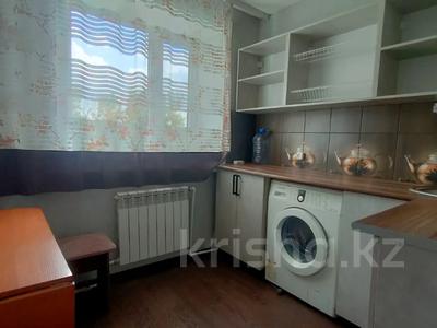 3-бөлмелі пәтер, 54 м², 5/5 қабат, Майкудук, 13й микрорайон, бағасы: 10 млн 〒 в Караганде, Алихана Бокейханова р-н