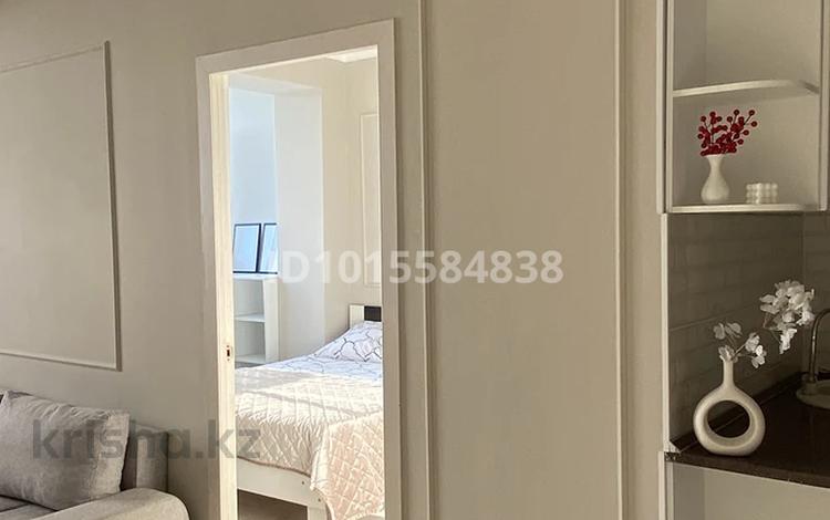 2-бөлмелі пәтер · 70 м² · 15/18 қабат, 17-ш/а. 4, бағасы: 230 000 ₸ в Актау, 17-й мкр — фото 2