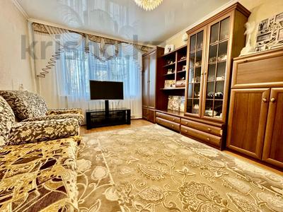 3-комнатная квартира · 58.5 м² · 1/5 этаж, ул. Локомотивная 141/2 за 13.5 млн ₸ в Караганде, Алихана Бокейханова р-н