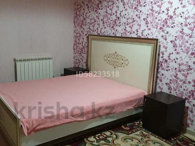 2-бөлмелі пәтер · 100 м² · 3/10 қабат, 11 ш/а., Локомотивная 7, бағасы: 12 000 ₸ в Актобе, мкр 11