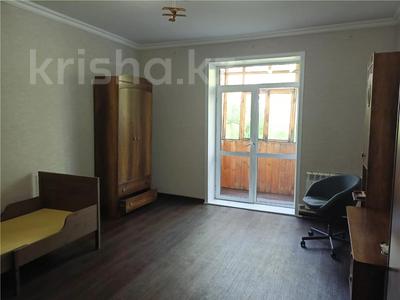 3-комнатная квартира · 80 м² · 3/3 этаж, ул. Менделеева — Акимат, гастроном №40 за 25 млн ₸ в Темиртау