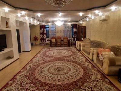 Отдельный дом · 5 комнат · 380 м², Желтоксан 48 за 300 000 〒 в Талдыкоргане