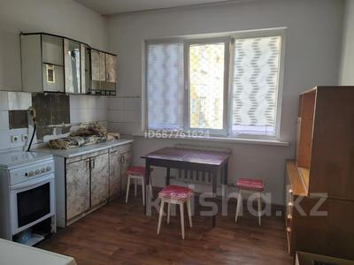 1-бөлмелі пәтер, 40 м², 2/5 қабат ай сайын, мкр Саялы 17, бағасы: 150 000 〒 в Алматы, Алатауский р-н