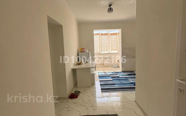 1-комнатная квартира · 50 м² · 5/6 этаж, 38-й мкр 3 за 120 000 ₸ в Актау — фото 2