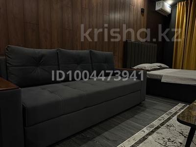 1-комнатная квартира · 40 м² · 1/4 этаж, Толе би 38 — «Люкс». Площадь, гостиница «Жамбыл» за 18 000 〒 в Таразе