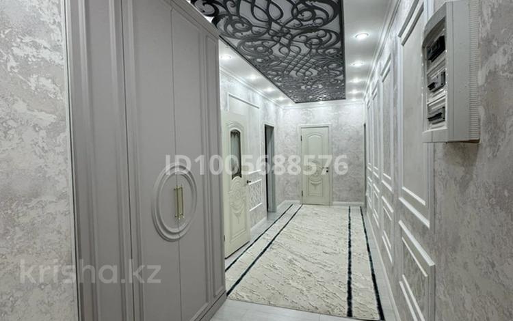 2-бөлмелі пәтер · 77 м² · 3/5 қабат, 19-й мкр, 19-ш/а. 14/2 — Пәтер 19 шыған ауданда орналасқан. Мектеп, сауда орталығы, балабақша, маркеттерге жақын орналасқан. Бағасы келісуге болады. 1 бөлмелі пәтерге доплатамен ауыстыруға болады., бағасы: 28 млн ₸ в Актау — фото 2