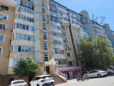 2-комнатная квартира, 78.2 м², 2/9 этаж помесячно, Каныша Сатпаева 48Г за 250 000 〒 в Атырау