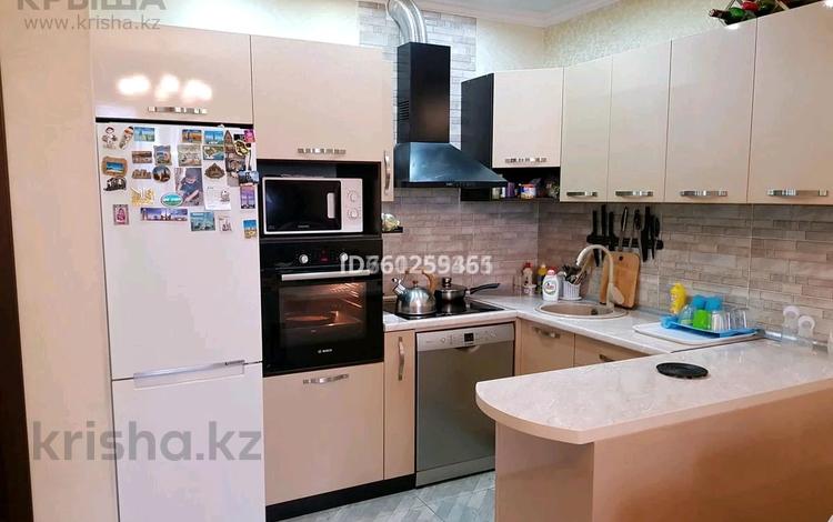 3-комнатная квартира · 75 м² · 12/18 этаж, Брусиловского 167 — Брусиловского-Есенжанова (Абая) за 350 000 ₸ в Алматы, Алмалинский р-н — фото 4