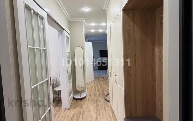 2-комнатная квартира · 55 м² · 6/10 этаж, мкр Новый Город, Строителей 28/5 за 36 млн ₸ в Караганде, Казыбек би р-н — фото 2