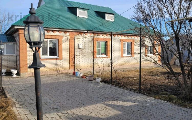 Отдельный дом · 7 комнат · 180 м² · 5 сот., Чеснокова 1/1 — Напротив Ел Ырысы за 37 млн 〒 в Уральске — фото 2