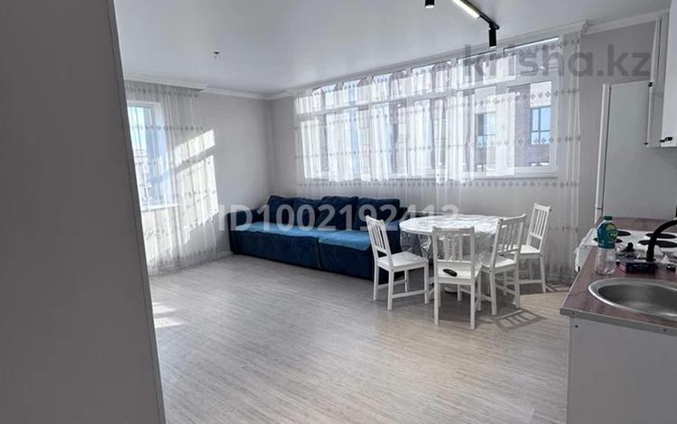 3-комнатная квартира · 70 м² · 12/25 этаж, Тәуелсіздік 25 за 300 000 ₸ в Астане, Алматы р-н — фото 2