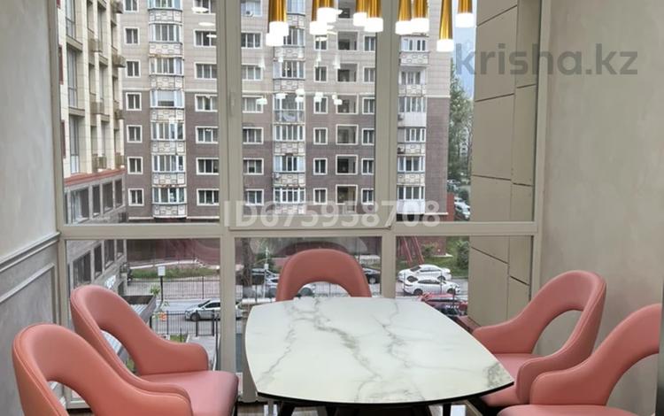 3-комнатная квартира, 120 м², Торайгырова 21/1 — Аль фараби за 135 млн 〒 в Алматы, Бостандыкский р-н — фото 2