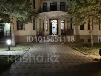 Отдельный дом · 7 комнат · 870 м² · 10 сот., мкр Самал-2 52 — Казиева за 2 млн ₸ в Шымкенте, Абайский р-н