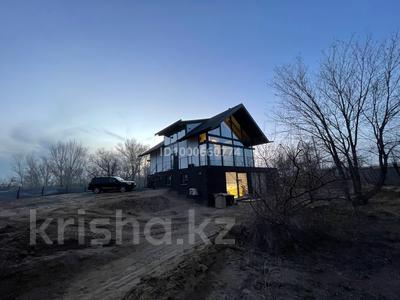 Отдельный дом · 10 комнат · 375 м² · 20 сот., Доброволец 59 — Гринленд за 3 млн 〒 в Актобе, жилой массив Кирпичный