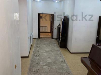 Отдельный дом · 8 комнат · 375 м² · 10 сот., Хакназар хан за 125 млн 〒 в Атырау