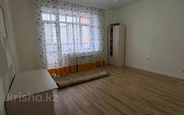 3-комнатная квартира · 118.8 м² · 5/9 этаж, мкр. Алтын орда 11 за 46 млн ₸ в Актобе — фото 2