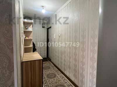 2-бөлмелі пәтер · 46 м² · 4/5 қабат, мкр Салтанат 26, бағасы: 17.5 млн ₸ в Таразе
