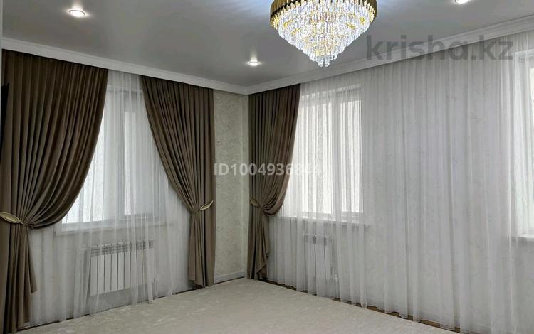 2-бөлмелі пәтер · 86.6 м² · 4/9 қабат, мкр Омега, Есенжанова 3/2, бағасы: 41 млн ₸ в Уральске — фото 2