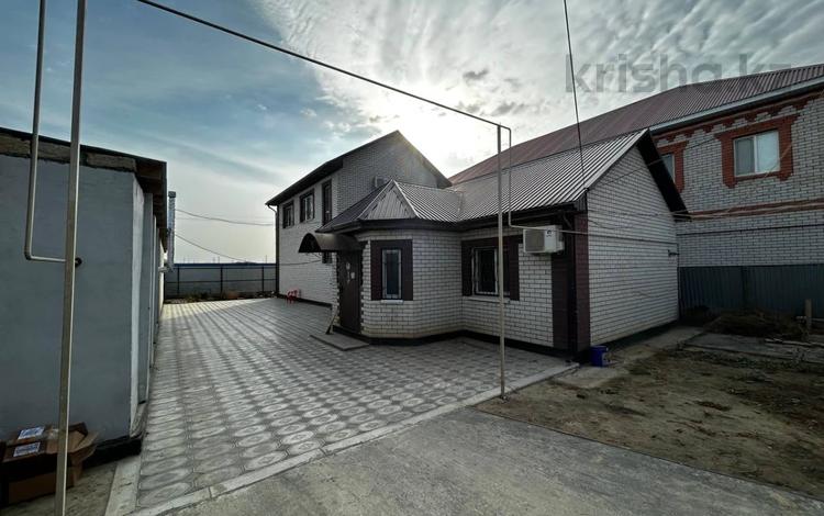 Отдельный дом • 4 комнаты • 204.4 м² • 13 сот., Тумарлы 11 за 72 млн 〒 в Атырау — фото 2