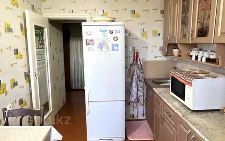 2-бөлмелі пәтер · 52.2 м² · 8/9 қабат, Курмангазы, бағасы: 15.5 млн ₸ в Уральске, мкр Школьник — фото 2
