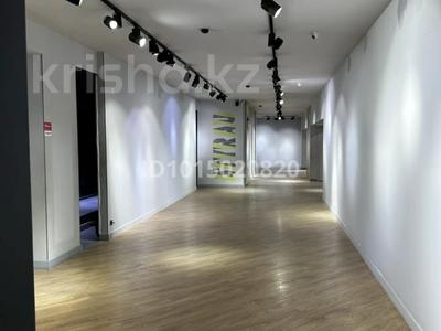 Еркін, дүкендер мен бутиктер · 206.7 м², бағасы: 69.5 млн ₸ в Атырау