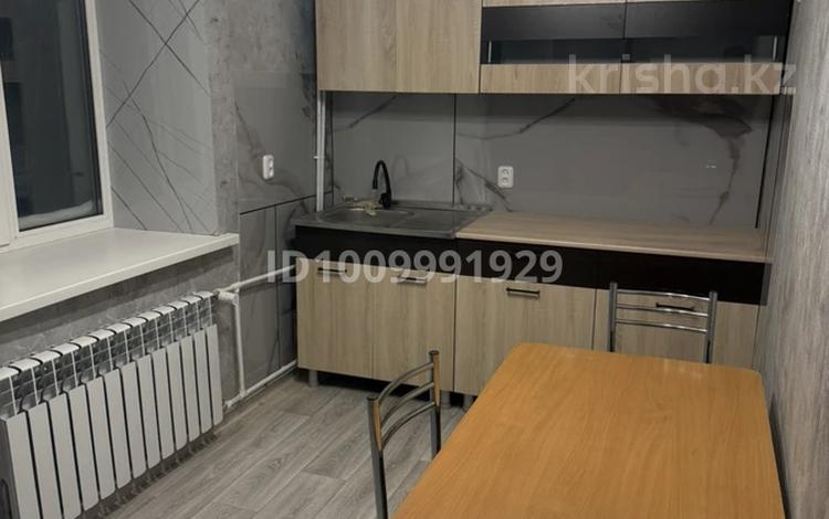 2-бөлмелі пәтер · 50 м² · 1/3 қабат, Пришахтинск, Экибастузская 143, бағасы: 150 000 ₸ в Караганде, Алихана Бокейханова р-н — фото 2