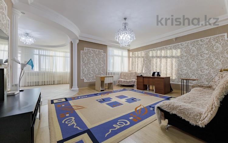 3-комнатная квартира · 150 м² · 21/30 этаж, Габдуллина 17/1