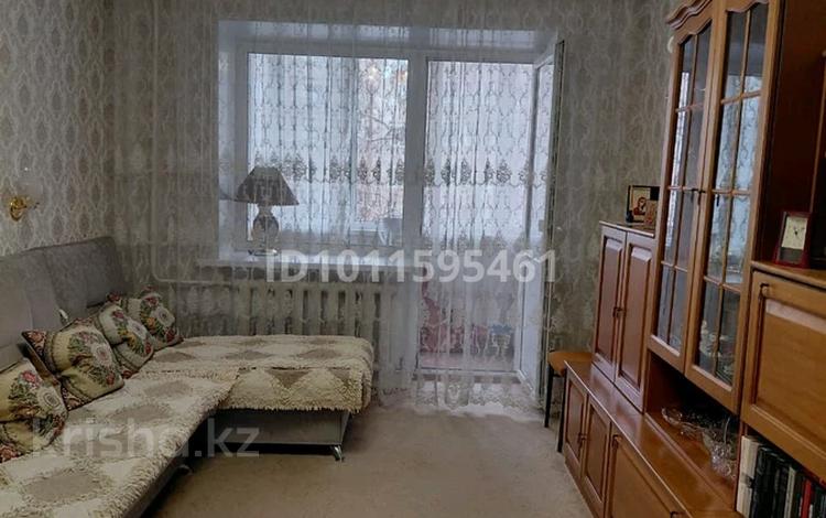 3-бөлмелі пәтер · 64 м² · 2/6 қабат, Воровского 73 — Район отделения дороги, бағасы: 35 млн ₸ в Петропавловске — фото 2