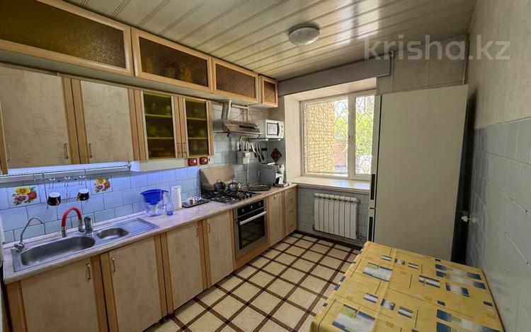 4-бөлмелі пәтер · 77 м² · 1/9 қабат, Юго-Восток ш/а., Республики 4, бағасы: 25 млн ₸ в Караганде, Казыбек би р-н — фото 2
