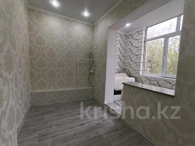 1-комнатная квартира · 35 м² · 5/5 этаж, 8 мкр 35 за 9 млн 〒 в Таразе
