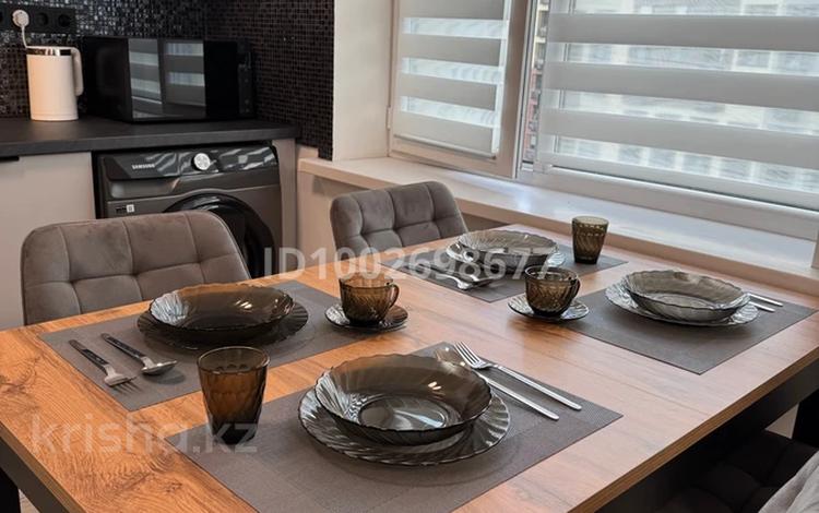 1-комнатная квартира · 43 м² · 8/15 этаж, Райымбека 210 — Ауезова за 350 000 〒 в Алматы, Алмалинский р-н — фото 2