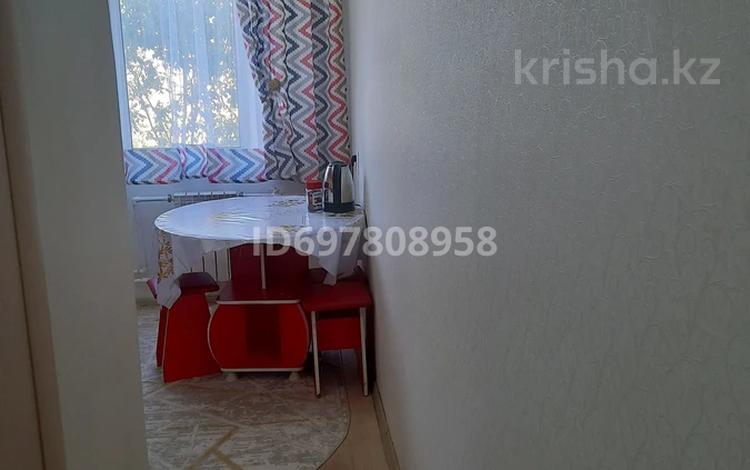 2-комнатная квартира · 45 м² · 3/5 этаж, Майкудук, Майкудук, мкр Восток-1 — Дом находить на против новый Поликлиники Инлайф за 15.5 млн ₸ в Караганде, Алихана Бокейханова р-н — фото 2