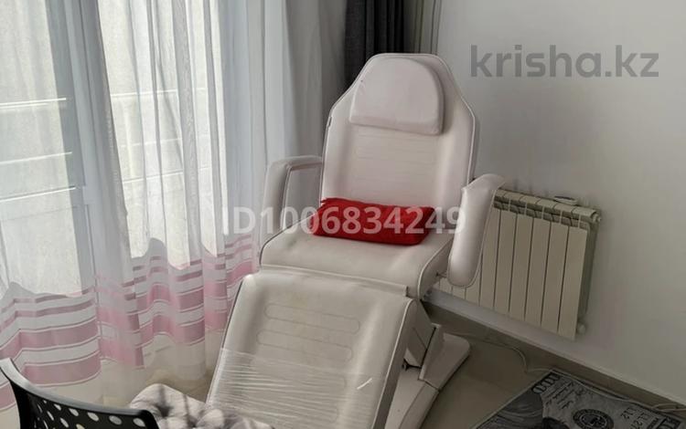 Кабинеты и рабочие места, студии · 20 м² за 500 000 〒 в Актау, 2-й мкр — фото 2